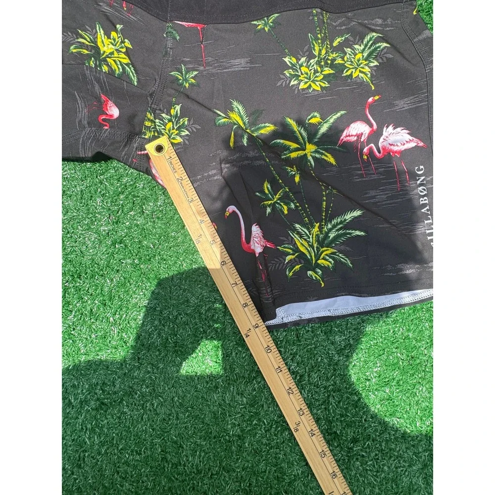 Billabong Platinum X Mens‎ Board Shorts Black Flamingo Tropical Print Size 36